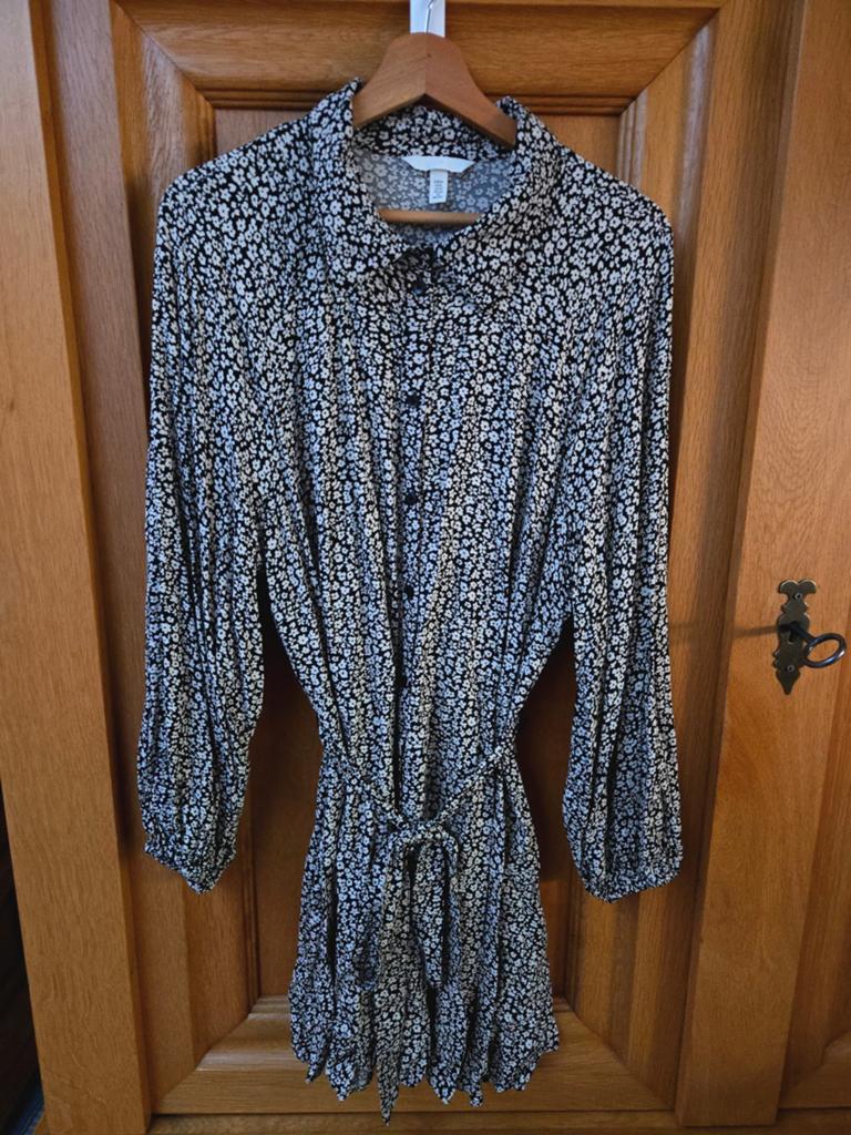 H&M jurk met bloemenprint en ceintuur - Maat XL, H&M, Verzenden, Zwart, Maat 46/48 (XL) of groter
