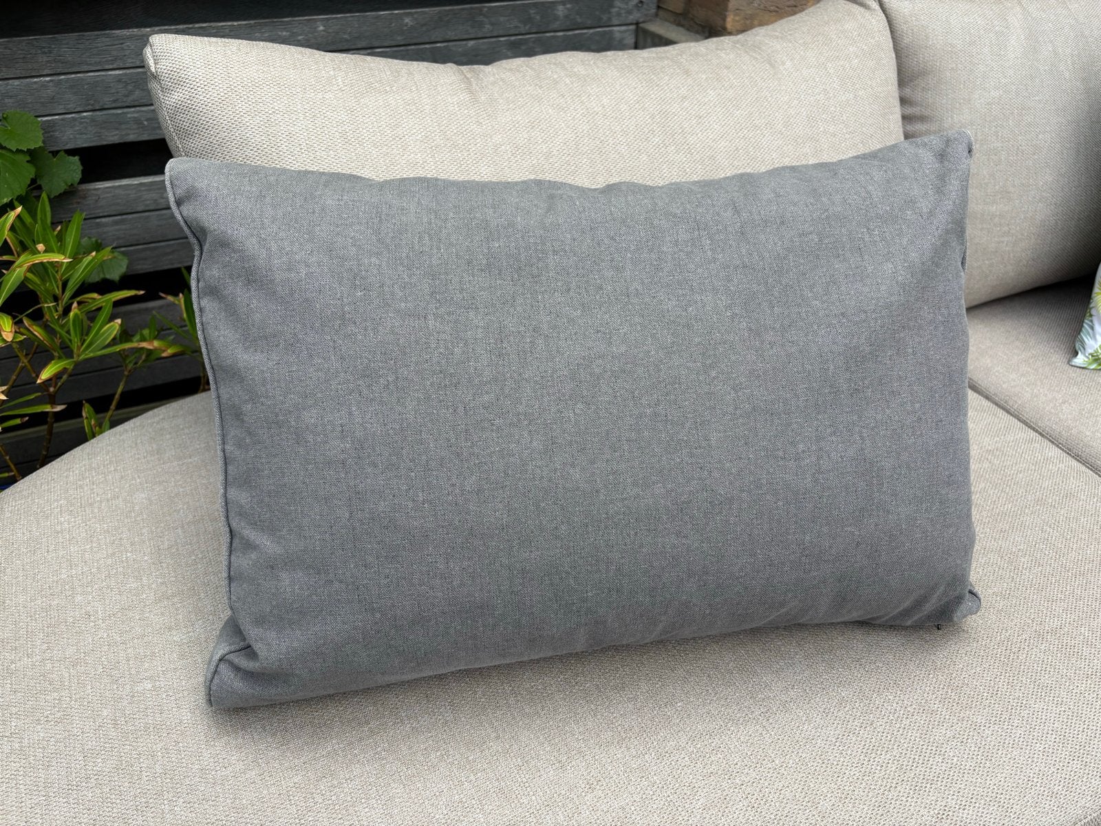 Madison Buiten lounge rugkussen Grijs 60x40 - ZGAN, Ophalen of Verzenden, Zo goed als nieuw