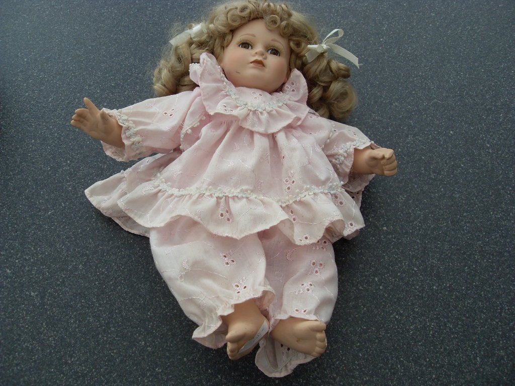 vintage porceleinen  pop, Ophalen of Verzenden, Zo goed als nieuw, Pop