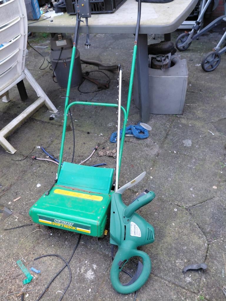 Qualcast Swiftre30x grasmaaier en Topcraft heggenschaar, Tuin en Terras, Grasmaaiers, Qualcast, Cirkelmaaier, Gebruikt, Elektrische grasmaaier