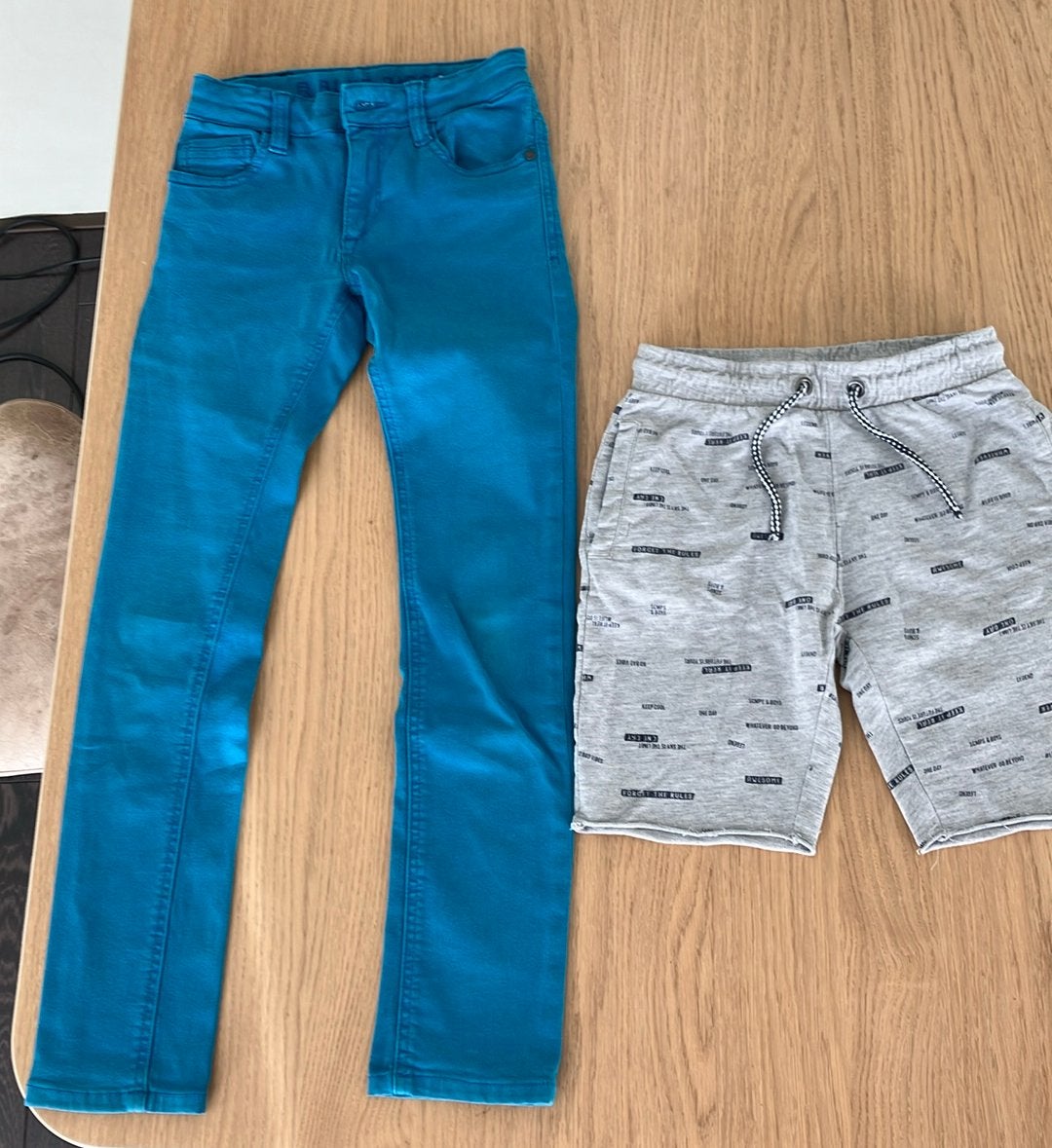 2 leuke jongens broeken maat 134, Ophalen of Verzenden, Zo goed als nieuw, Jongen, Broek