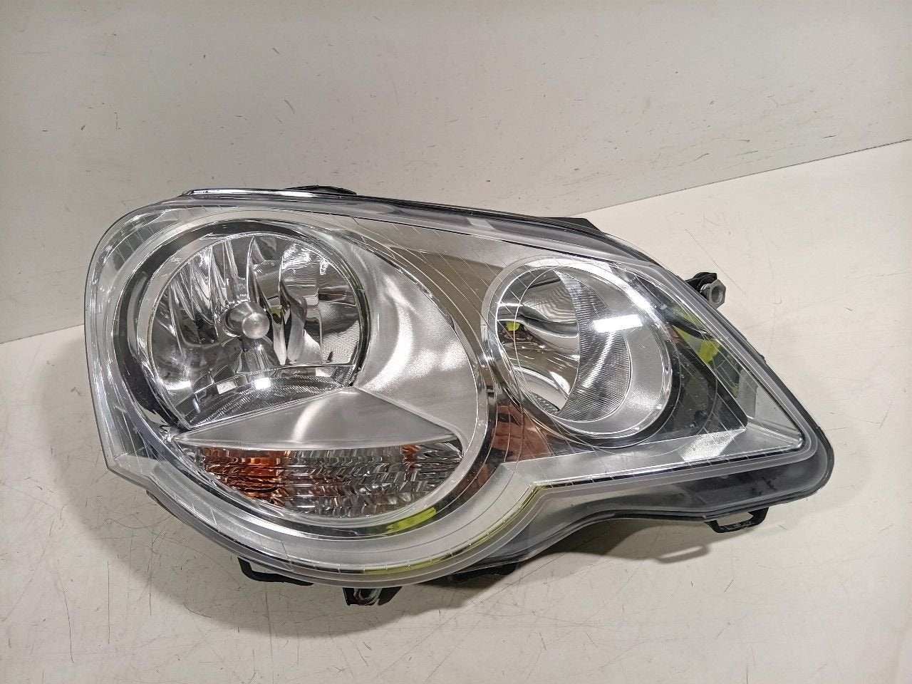 Koplamp rechts Volkswagen Polo, Onderdelen@venauto.nl, Van der Ven Autorecycling B.V., Gebruikt, Ettenseweg 76, 4706 PB Roosendaal, The Netherlands