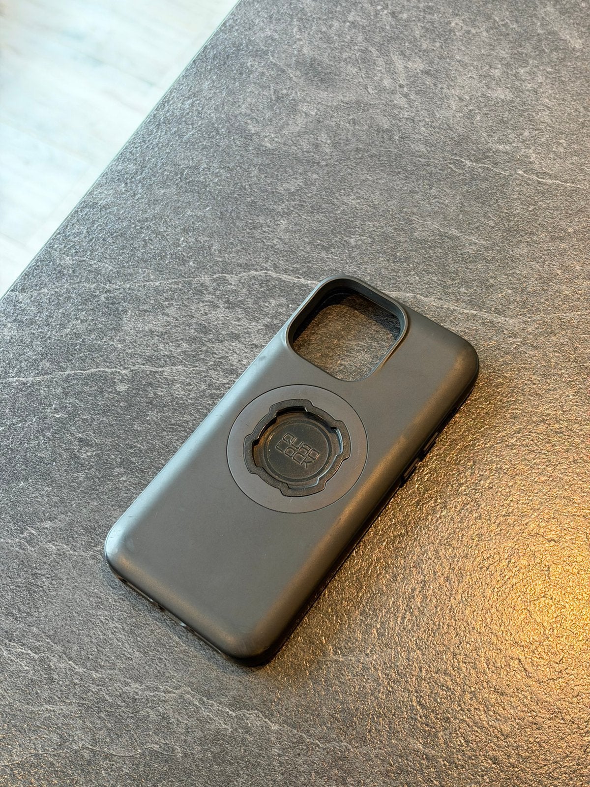 Quad Lock - Iphone 14 Pro Max hoesje (met macsafe!), IPhone 14 Pro Max, Zwart, MagSafe, Frontje of Cover