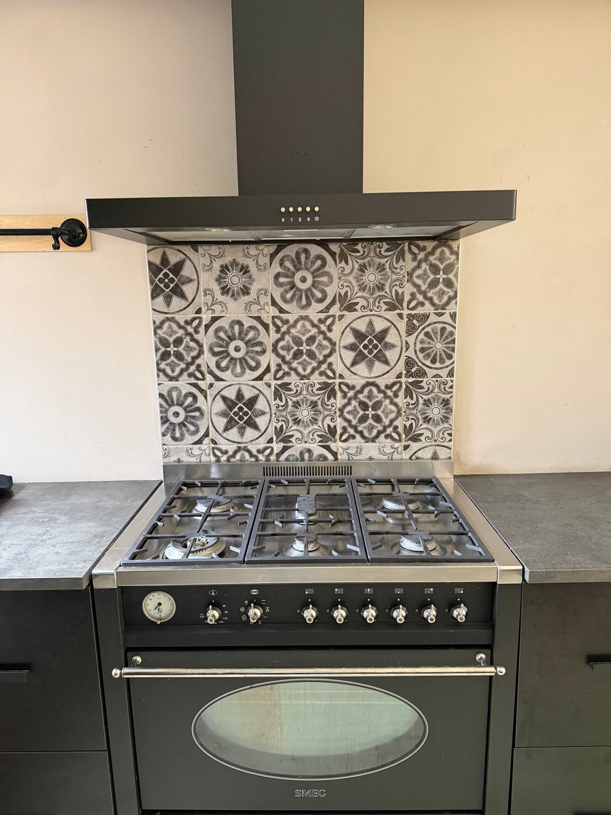 Smeg Fornuis met Gasfornuis en Oven - Zwart, Gebruikt, Witgoed en Apparatuur, Fornuizen, Ophalen, Gebruikt, Hete lucht, 60 cm of meer