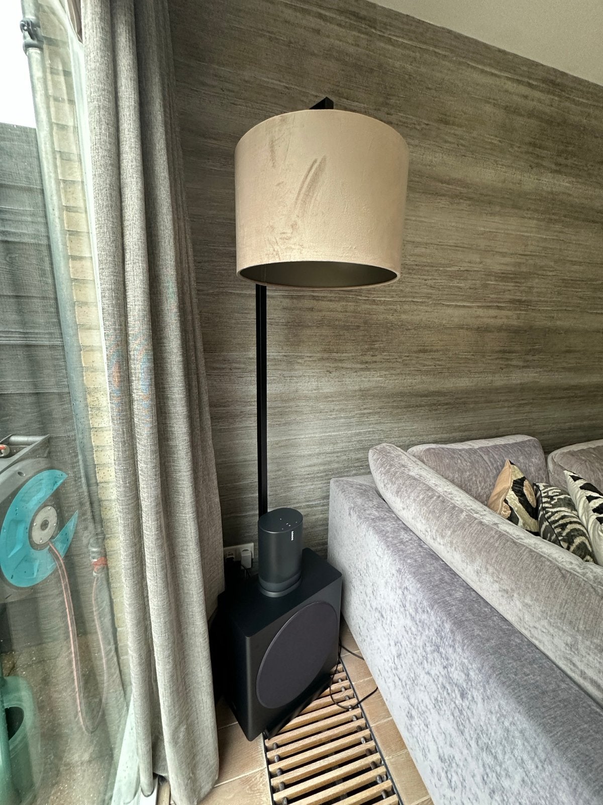 Kwantum Avior Vloerlamp met Beige Veloursi Kap, Huis en Inrichting, Lampen | Vloerlampen, Ophalen, Gebruikt, Metaal, 150 tot 200 cm