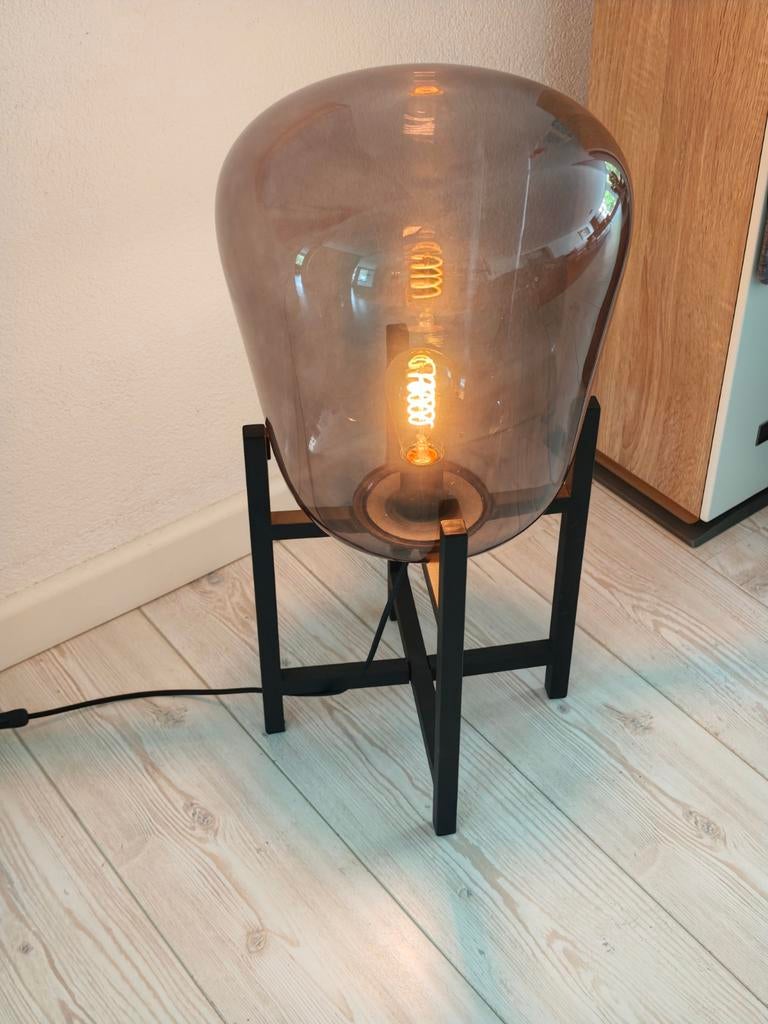 Vloerlamp met zwarte voet, glazen stolp en sierled lampje, Ophalen, Gebruikt, Modern, Industrieel, 100 tot 150 cm