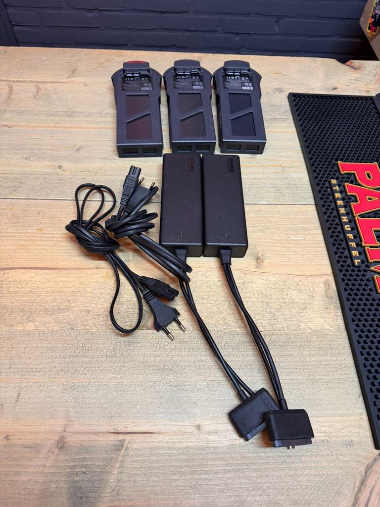 Gopro Karma Drone 3 batterijen en 2 laders, Ophalen of Verzenden, Gebruikt