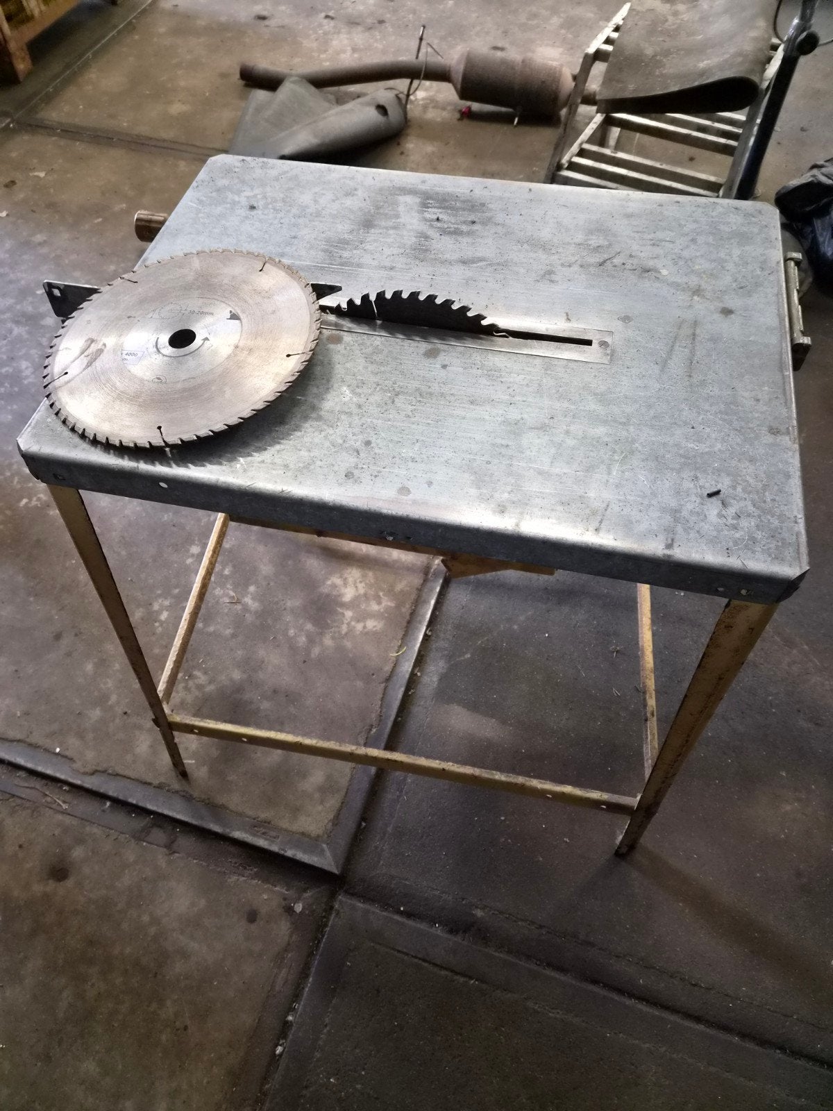 Zaagtafel Scheppach - Oud maar goed werkend, Ophalen, Gebruikt, Cirkelzaag, 1200 watt of meer