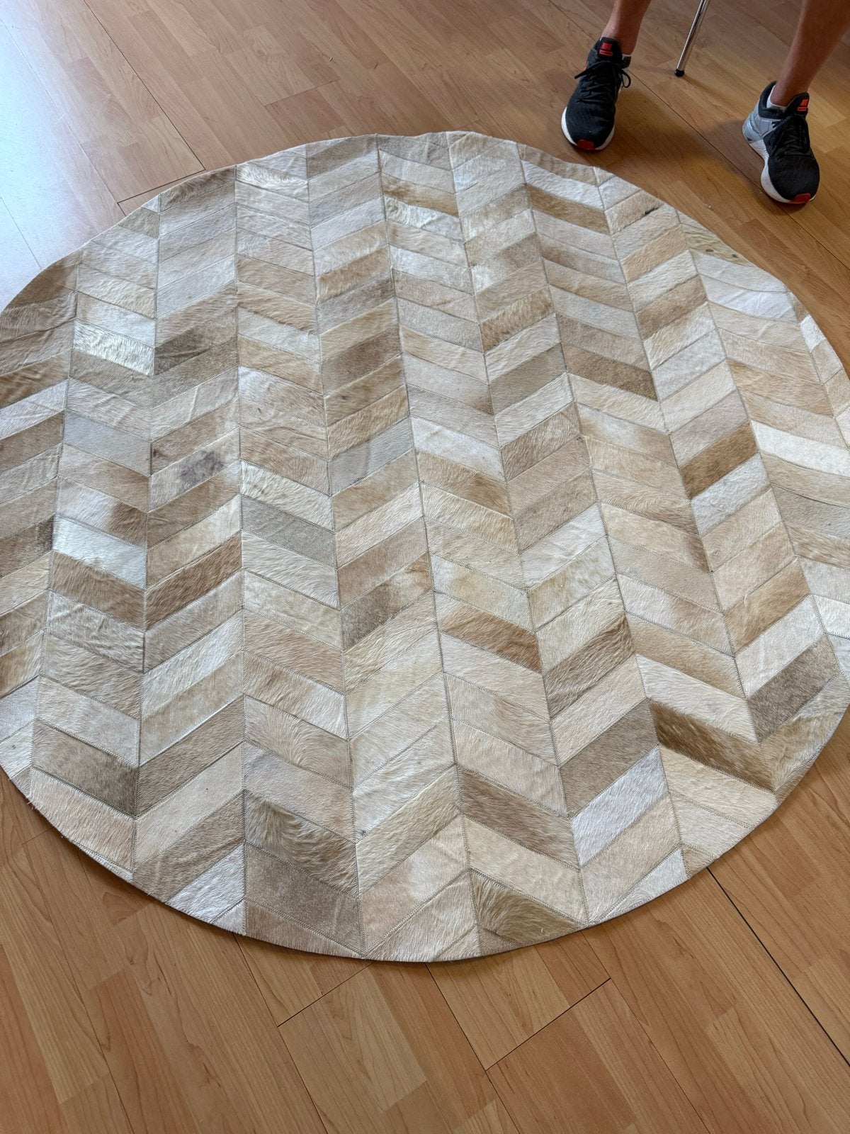 Rond vloerkleed van dierenhuid - diverse kleuren, Huis en Inrichting, Gebruikt, Beige, 150 tot 200 cm, Rond