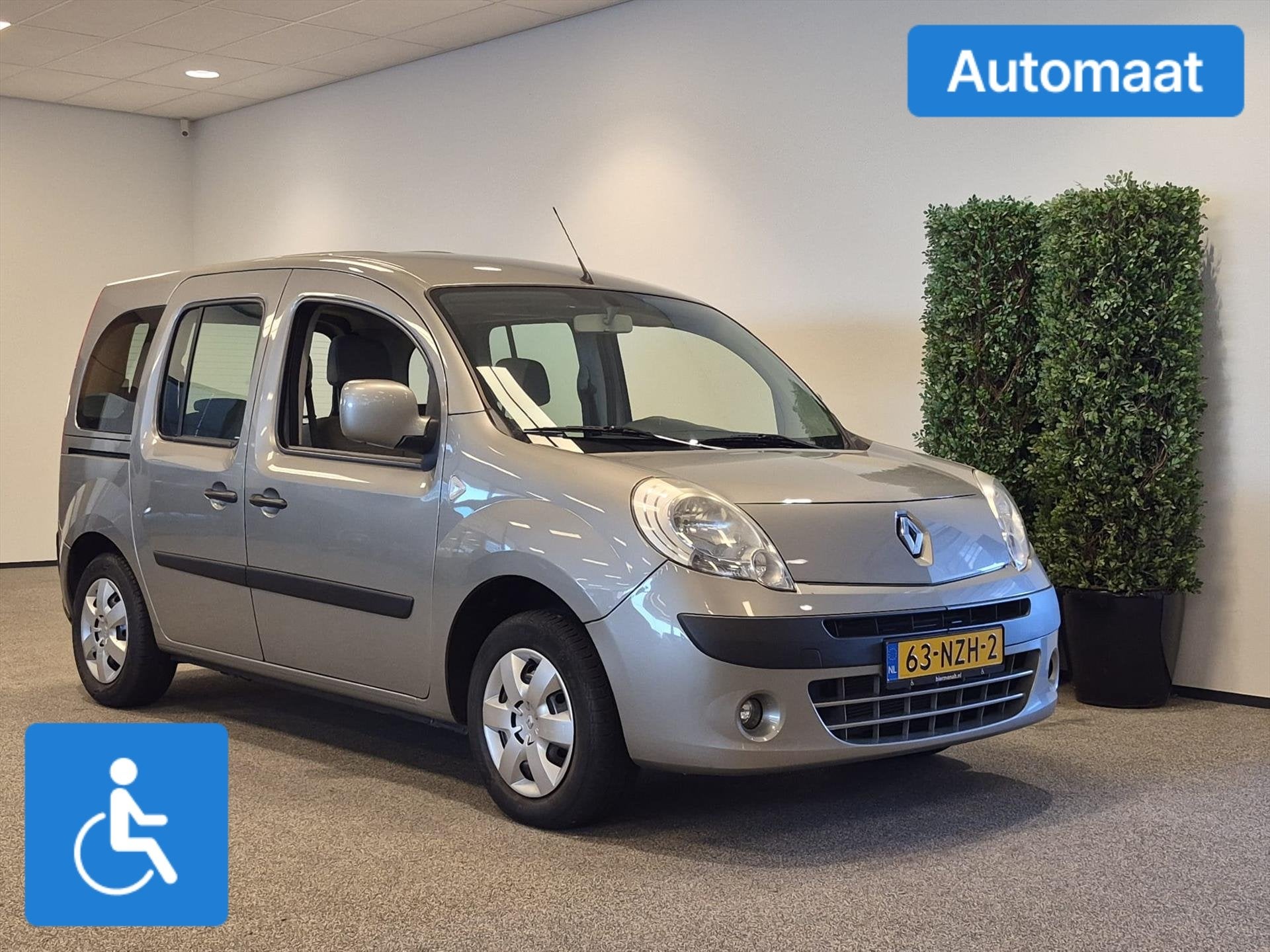 Renault Kangoo Rolstoelauto Automaat 4+1 incl. luchtvering, Auto's, Renault, Automaat, Stof, Gebruikt, 4 stoelen