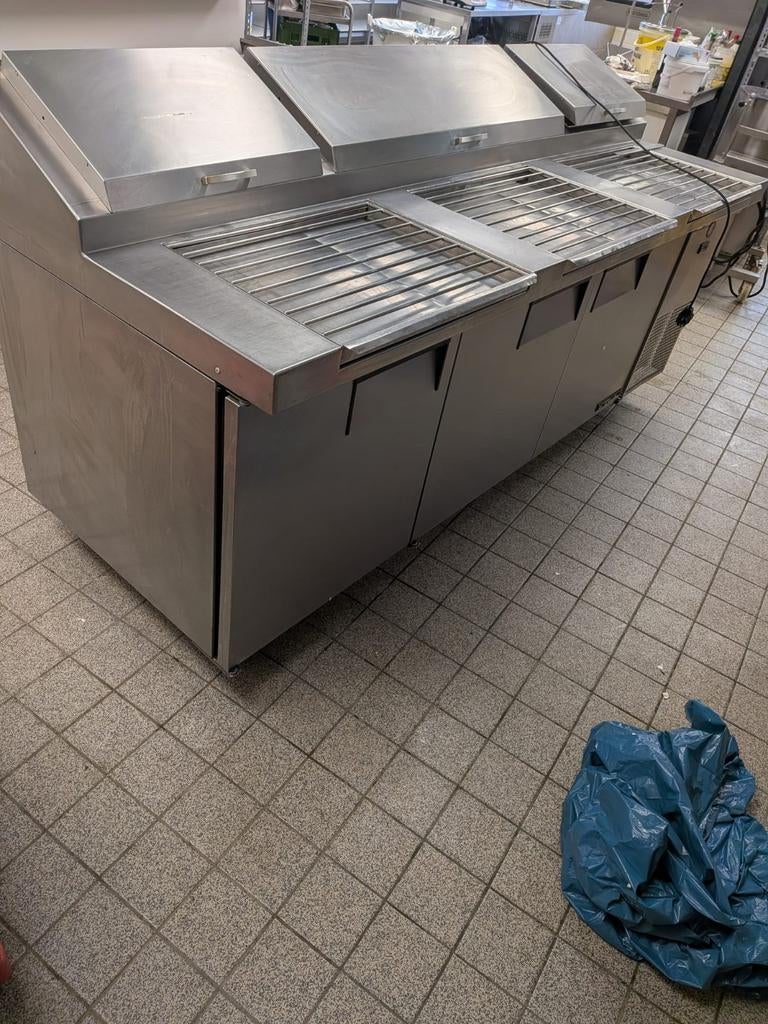 Saladette koelmeubel, Ophalen, Zonder vriesvak, 200 liter of meer, 60 cm of meer
