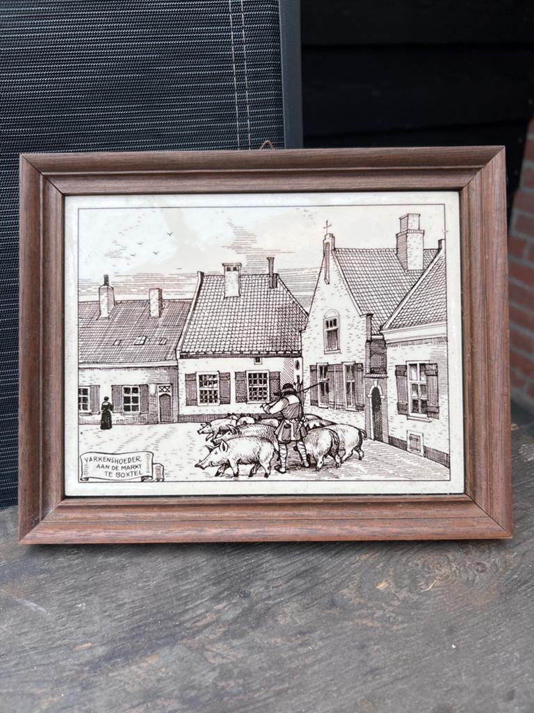Vintage Tegeltje: Varkenshoeder aan de Markt te Boxtel, Antiek en Kunst, Ophalen of Verzenden