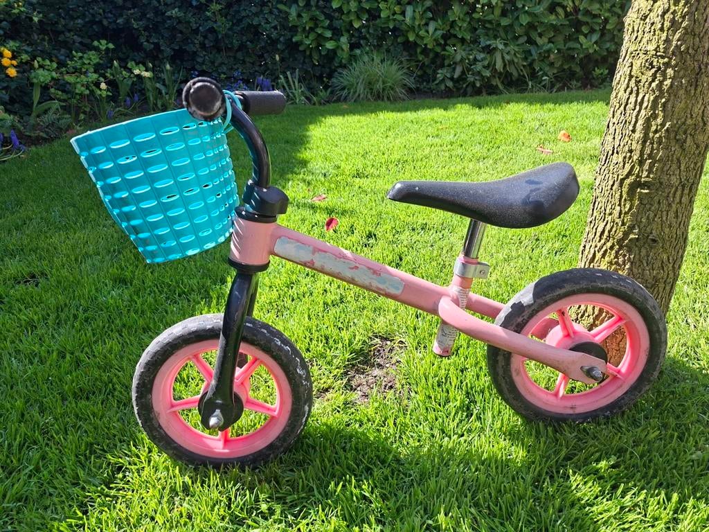 Roze loopfiets met mandje, Ophalen, Gebruikt, Loopfiets