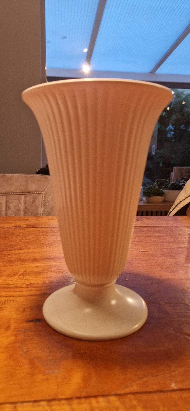 Wedgwood Etruria Barlaston vaas 20 cm, Antiek en Kunst, Ophalen of Verzenden