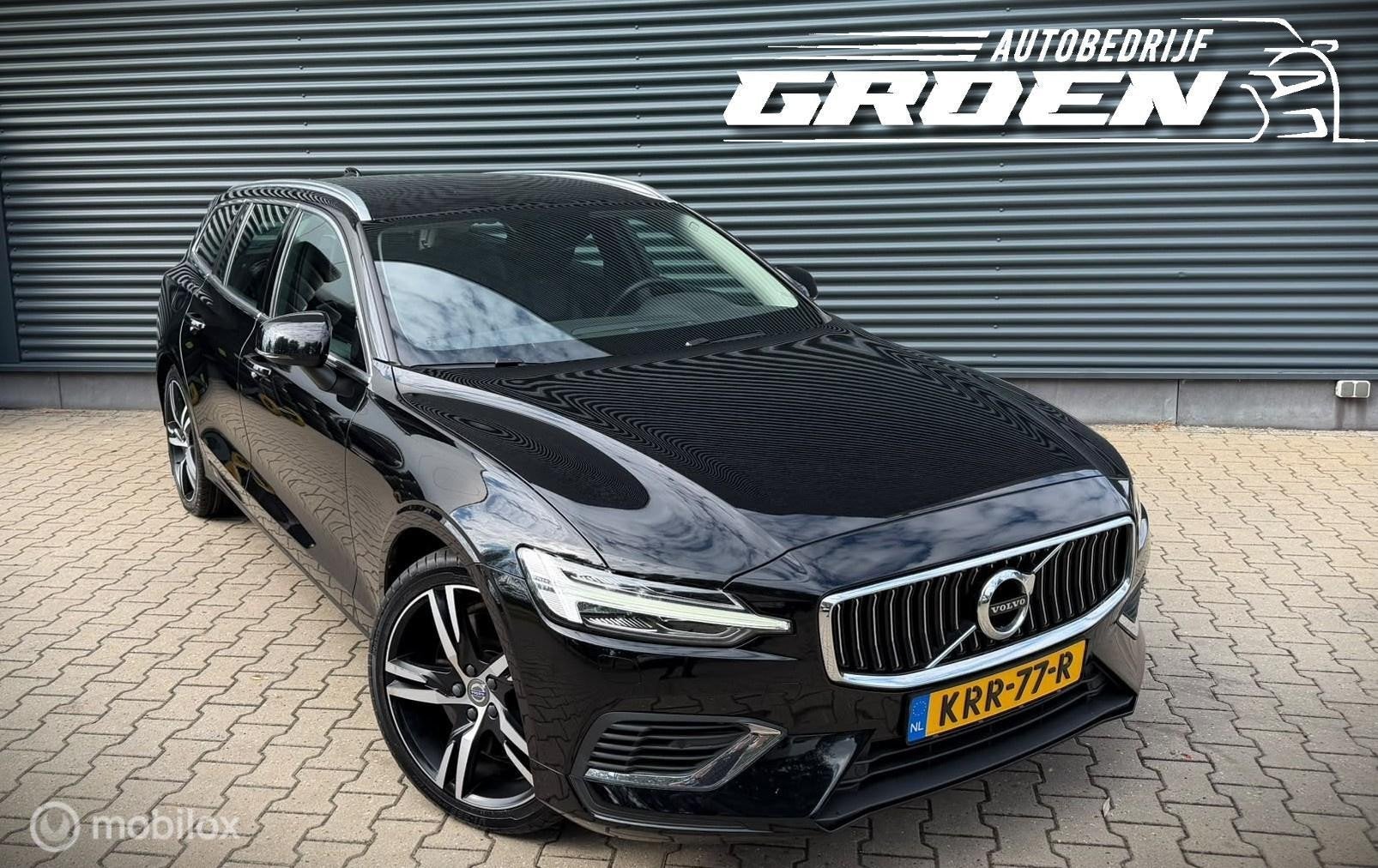 Volvo V60 2.0 T6 Recharge AWD Inscription, Gebruikt, Euro 6, 4 cilinders, Zwart