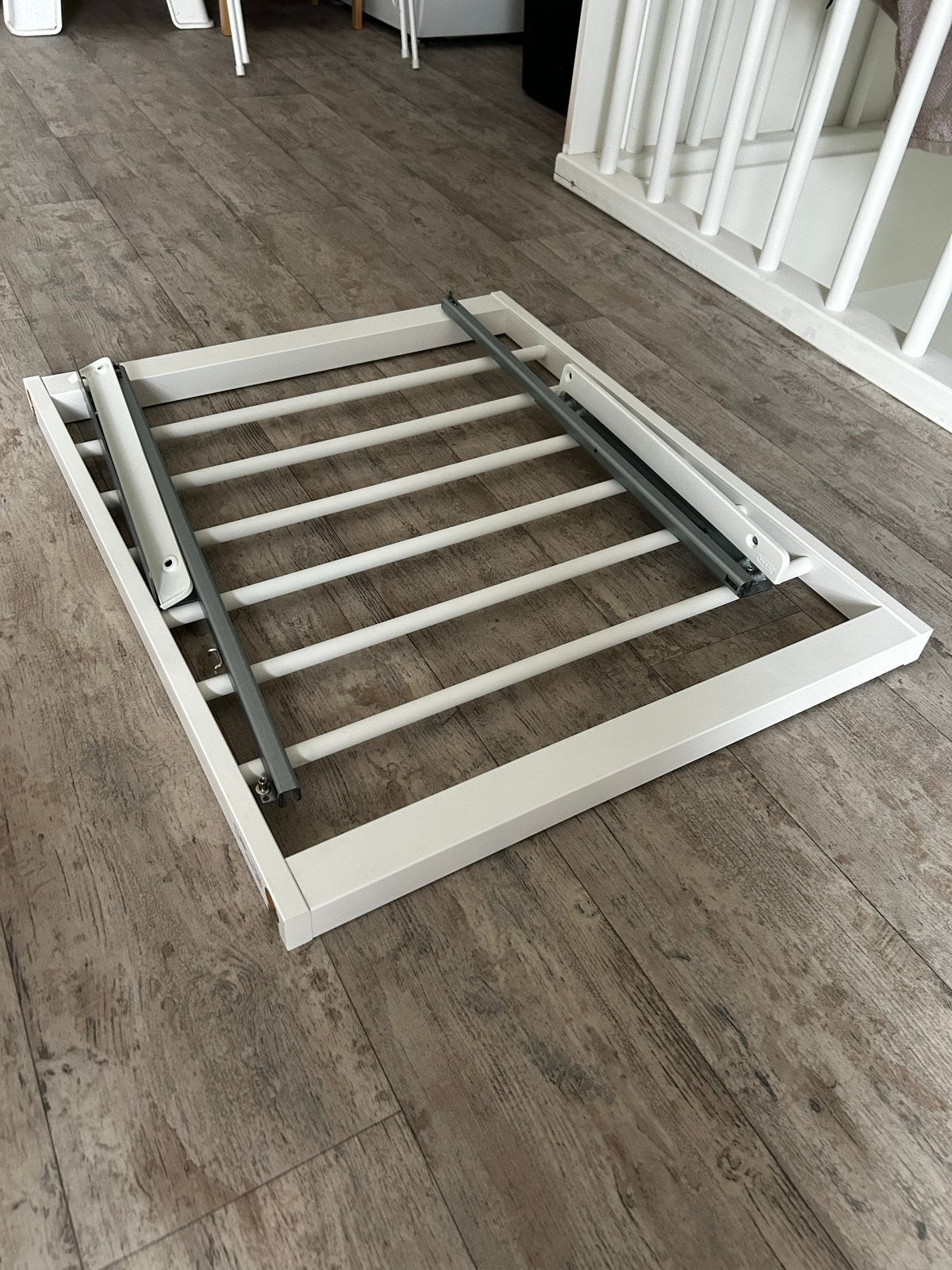 IKEA Komplement - Uitrekbare broekenhanger wit 75x58 cm, Ophalen, Zo goed als nieuw