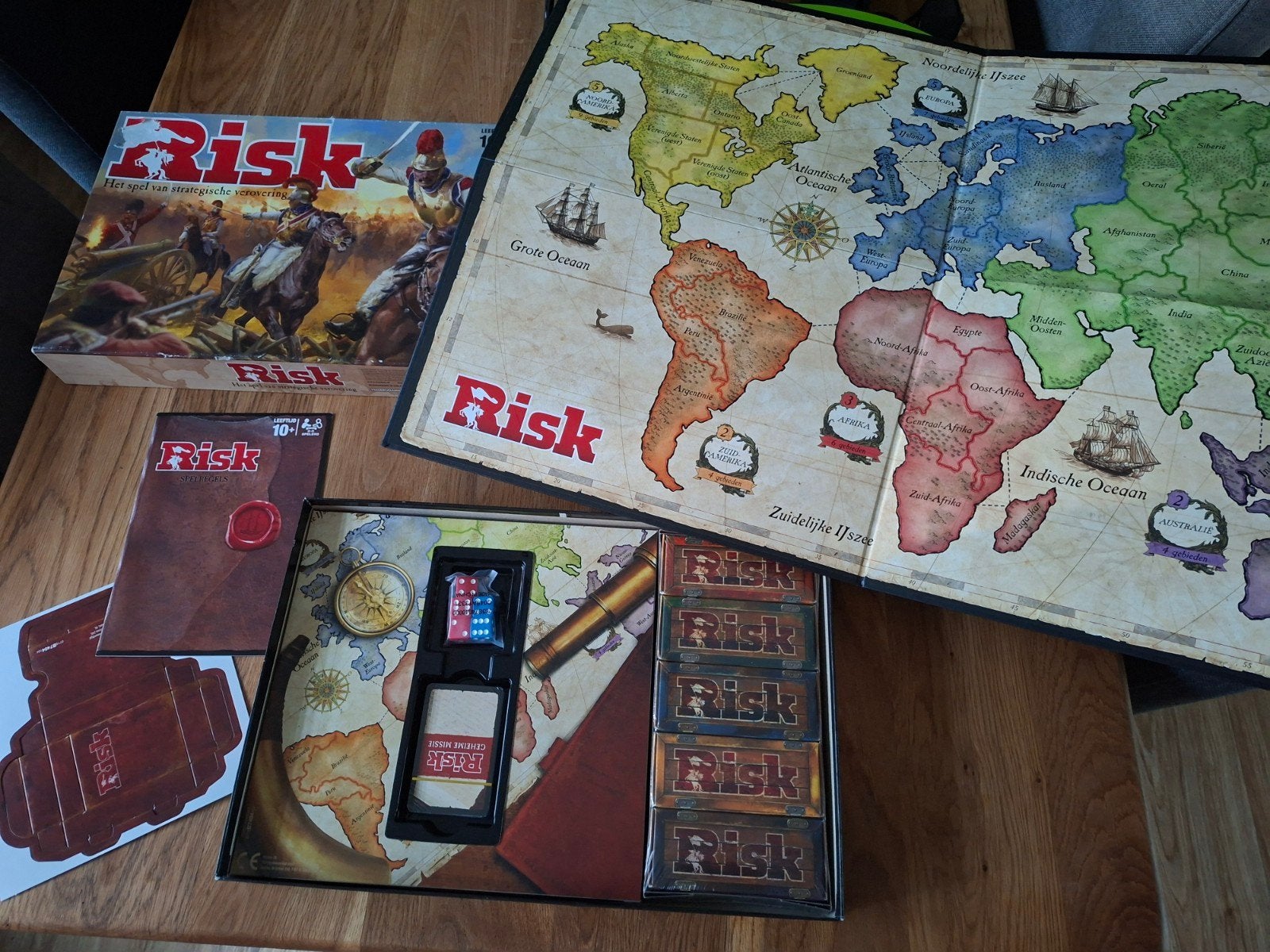 Nieuw RISK bordspel, Hobby en Vrije tijd, Gezelschapsspellen | Bordspellen, Ophalen of Verzenden, Nieuw