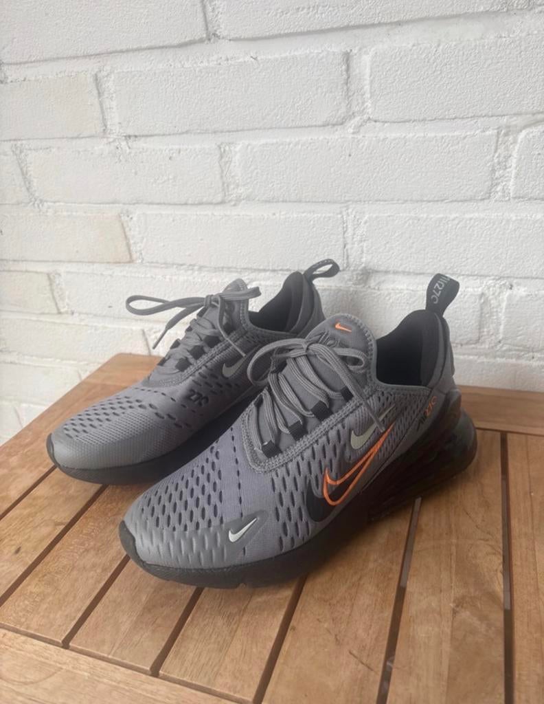 Nike Air Max 270 Smoke Grey maat 37,5, Kleding | Dames, Schoenen, Nieuw, Ophalen of Verzenden, Sneakers of Gympen, Grijs