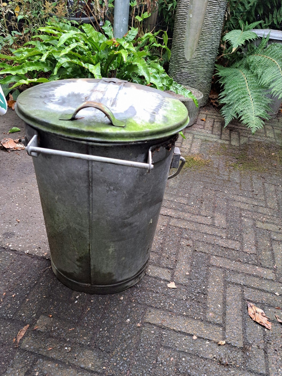 vintage zinken vuilnisbak/ plantenbak, Ophalen