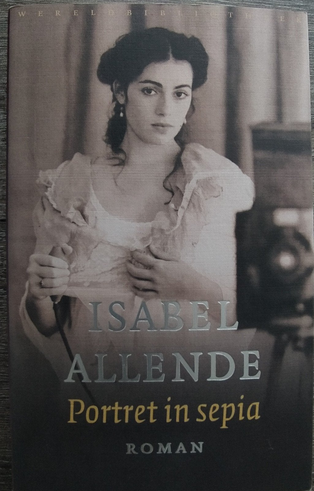 Portret In Sepia - Isabel Allende (Roman), Gelezen, Europa overig, Isabel Allende, Ophalen of Verzenden