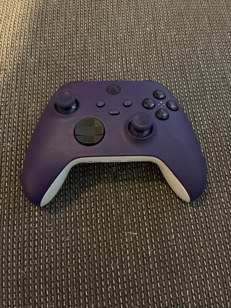 Xbox Series X/S Controller Paars + Play & Charge Kit, Ophalen, Zo goed als nieuw, Controller, Xbox Series X