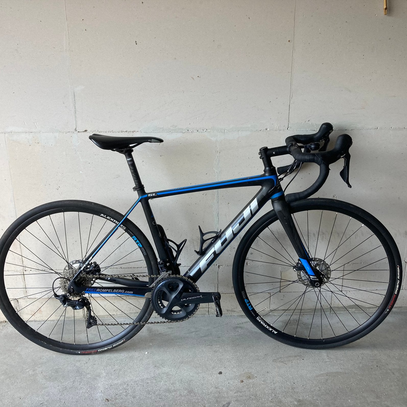 Fuji SL 2.1 Full Carbon Shimano Ultegra 11sp Disc - maat 52