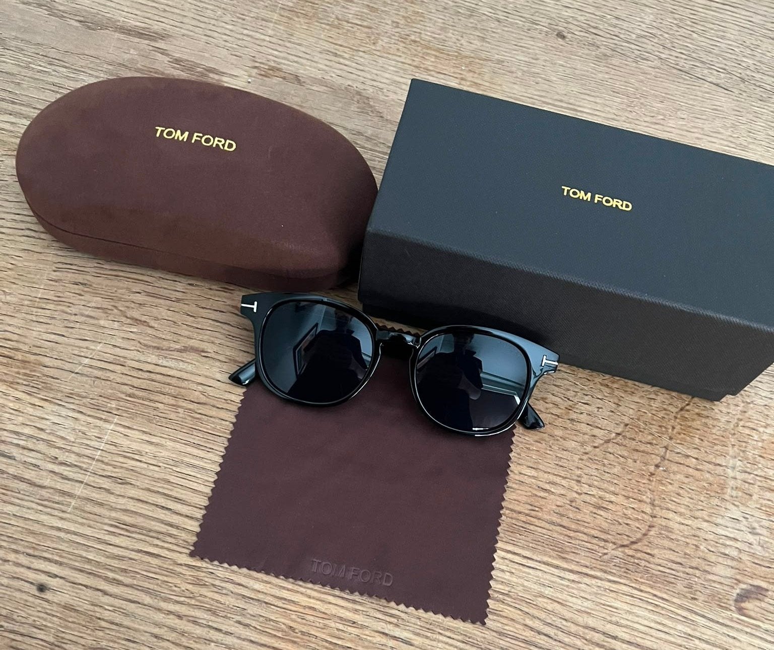 Tom Ford zwarte ronde zonnebril compleet met doos en koker, Ophalen of Verzenden, Zo goed als nieuw, Zwart, Overige merken