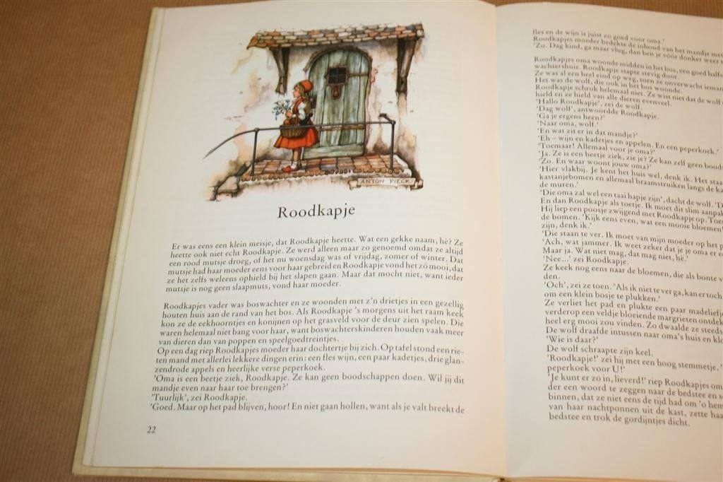 Sprookjes van De Efteling - Martine Bijl, Anton Pieck, Boeken, Ophalen of Verzenden, Gelezen