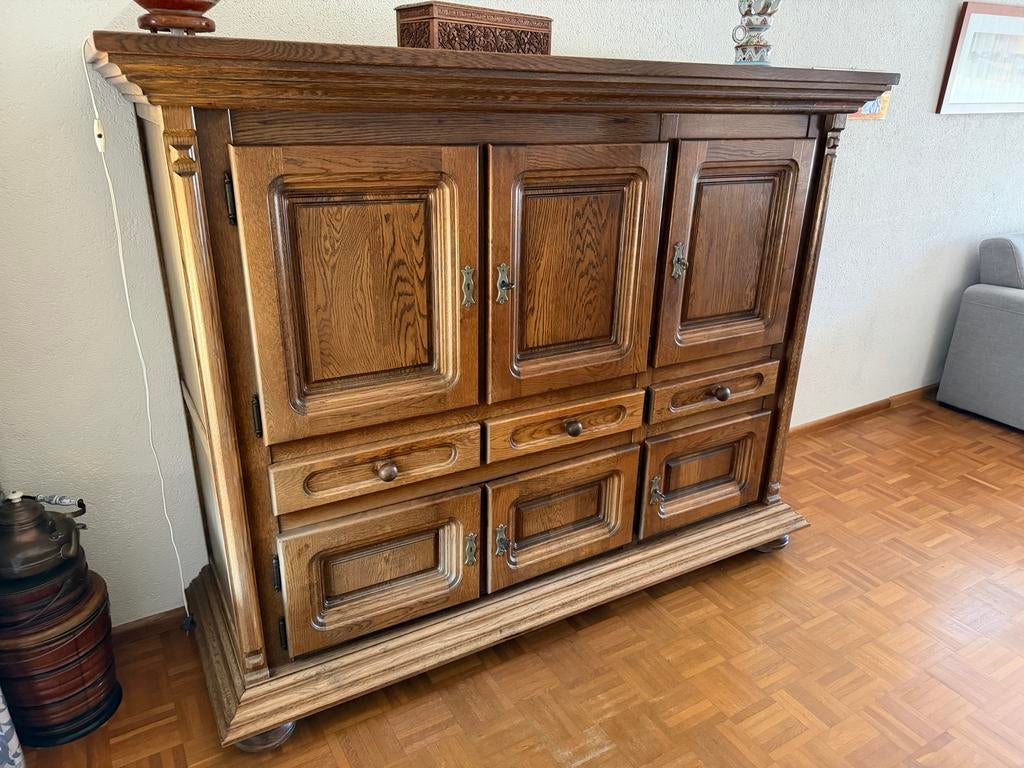 Massief eiken dressoir met veel opbergruimte, Ophalen