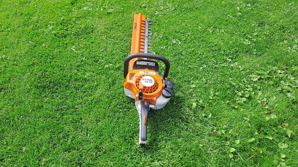 Stihl HS 45 benzine heggenschaar met 45 cm blad, Ophalen, Gebruikt, Mertstraat 5, Verkoop@teeuwentuinmachines.nl