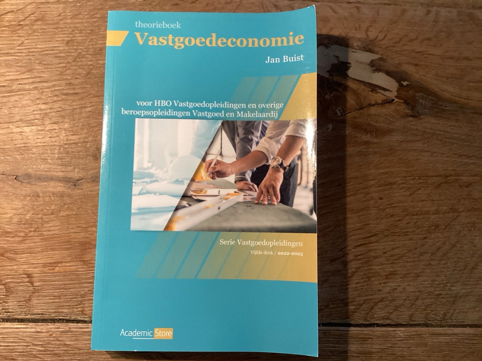 Vastgoedeconomie theorieboek HBO - Jan Buist, Ophalen of Verzenden, Gamma, Zo goed als nieuw, HBO