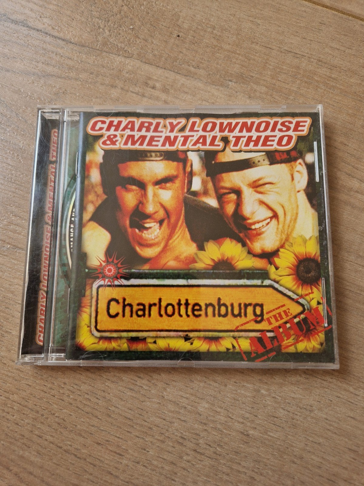 Charly Lownoise & Mental Theo - Charlottenburg CD, Hardcore, Ophalen of Verzenden, Zo goed als nieuw, Inclusief boekje