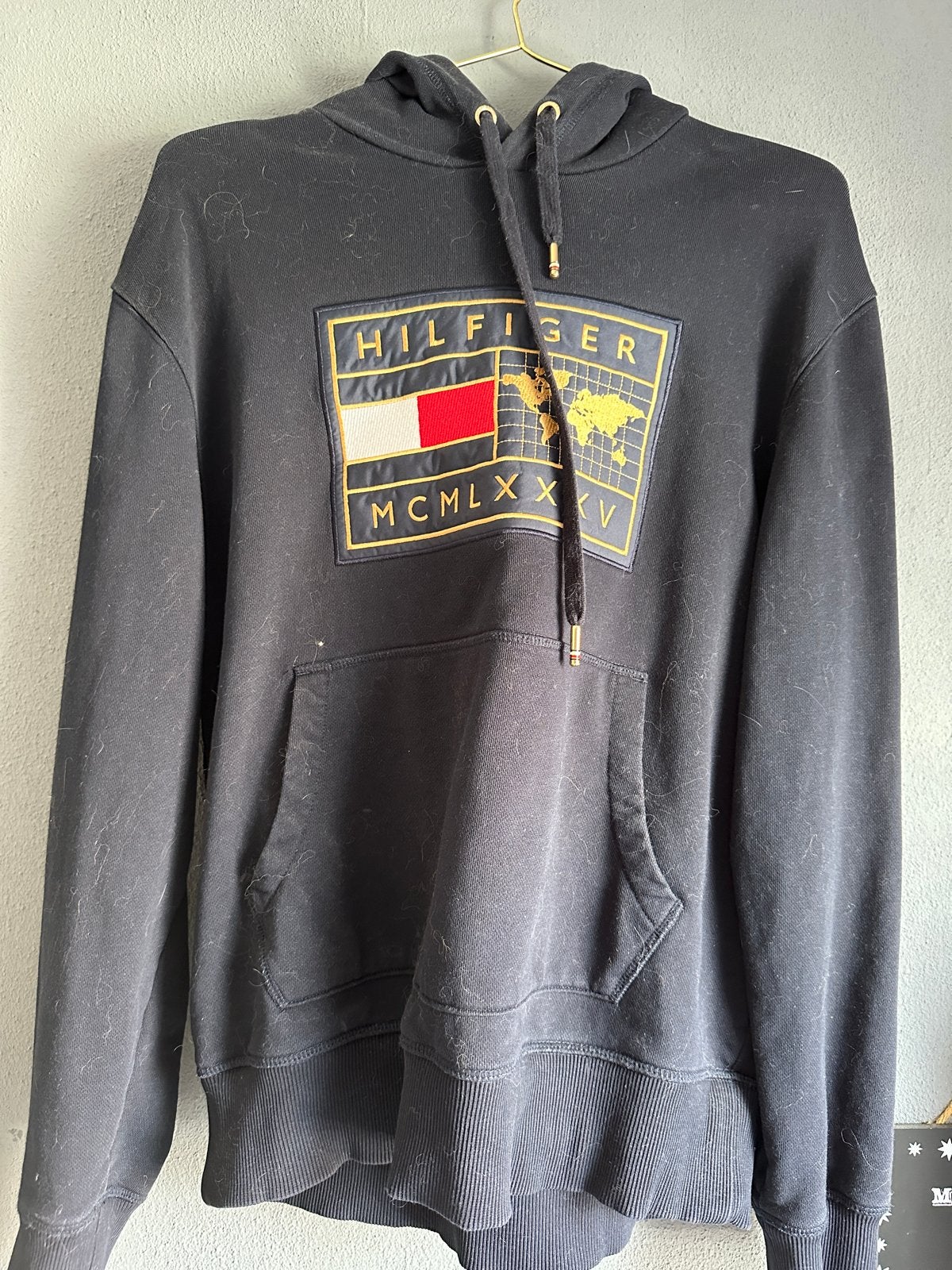 Originele Tommy Hilfiger hoodie met logo, Kleding | Dames, Truien en Vesten, Verzenden, Gedragen, Maat 38/40 (M), Zwart