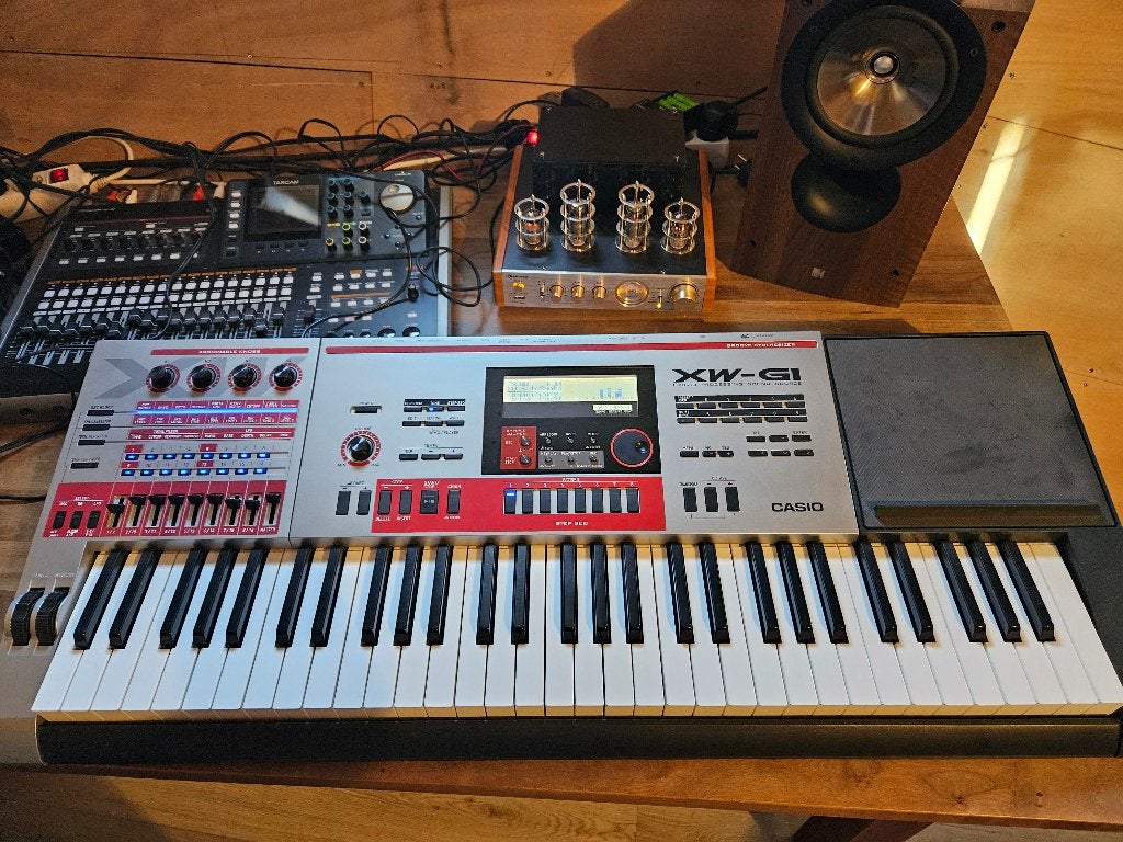 Casio XW-G1 Synthesizer - Zo goed als nieuw, 61 toetsen, Zo goed als nieuw, Met midi-aansluiting, Ophalen