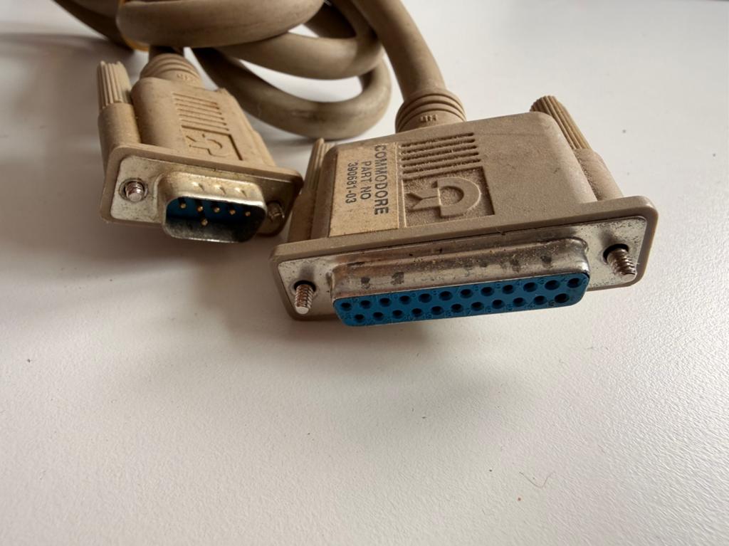 Commodore Amiga DB23 - DB9 RGB videokabel 390681-03, Computers en Software, Vintage Computers, Ophalen of Verzenden