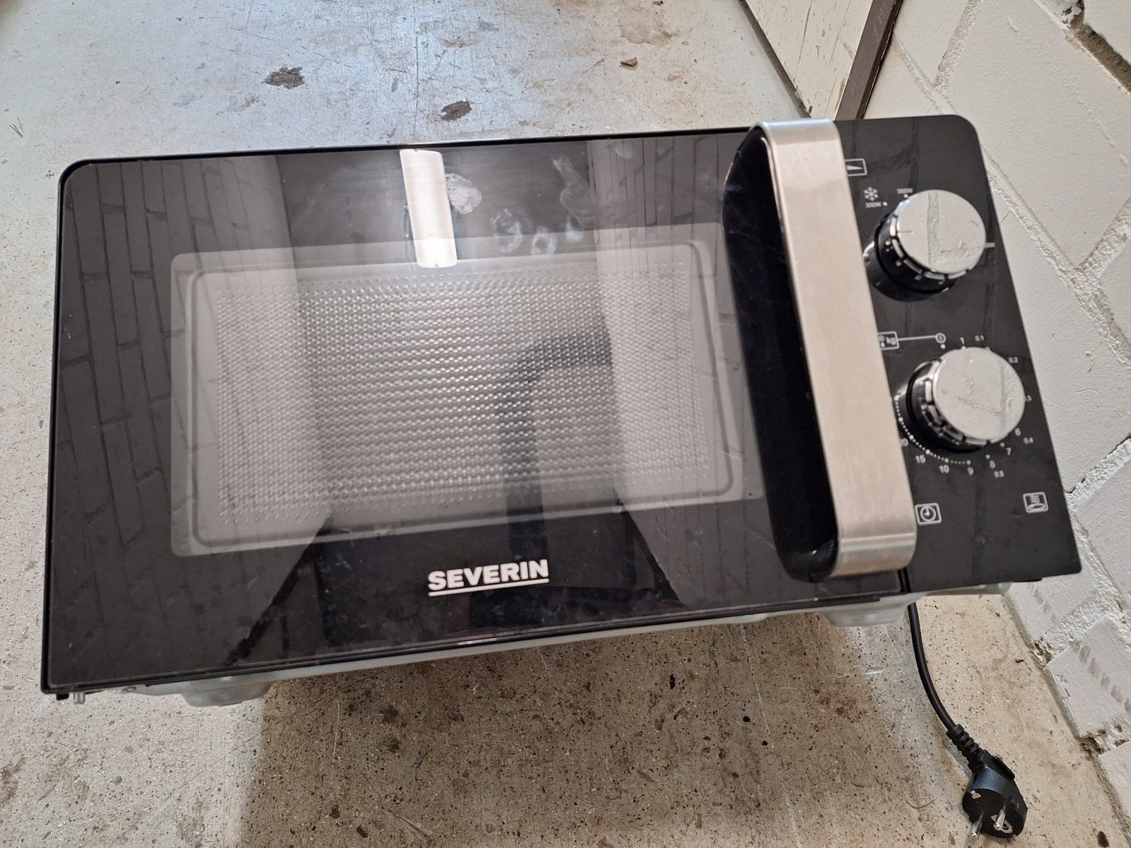 Severin Magnetron ZGAN met doos en boekjes, Nieuw, Ophalen of Verzenden, Magnetron, Draaiplateau