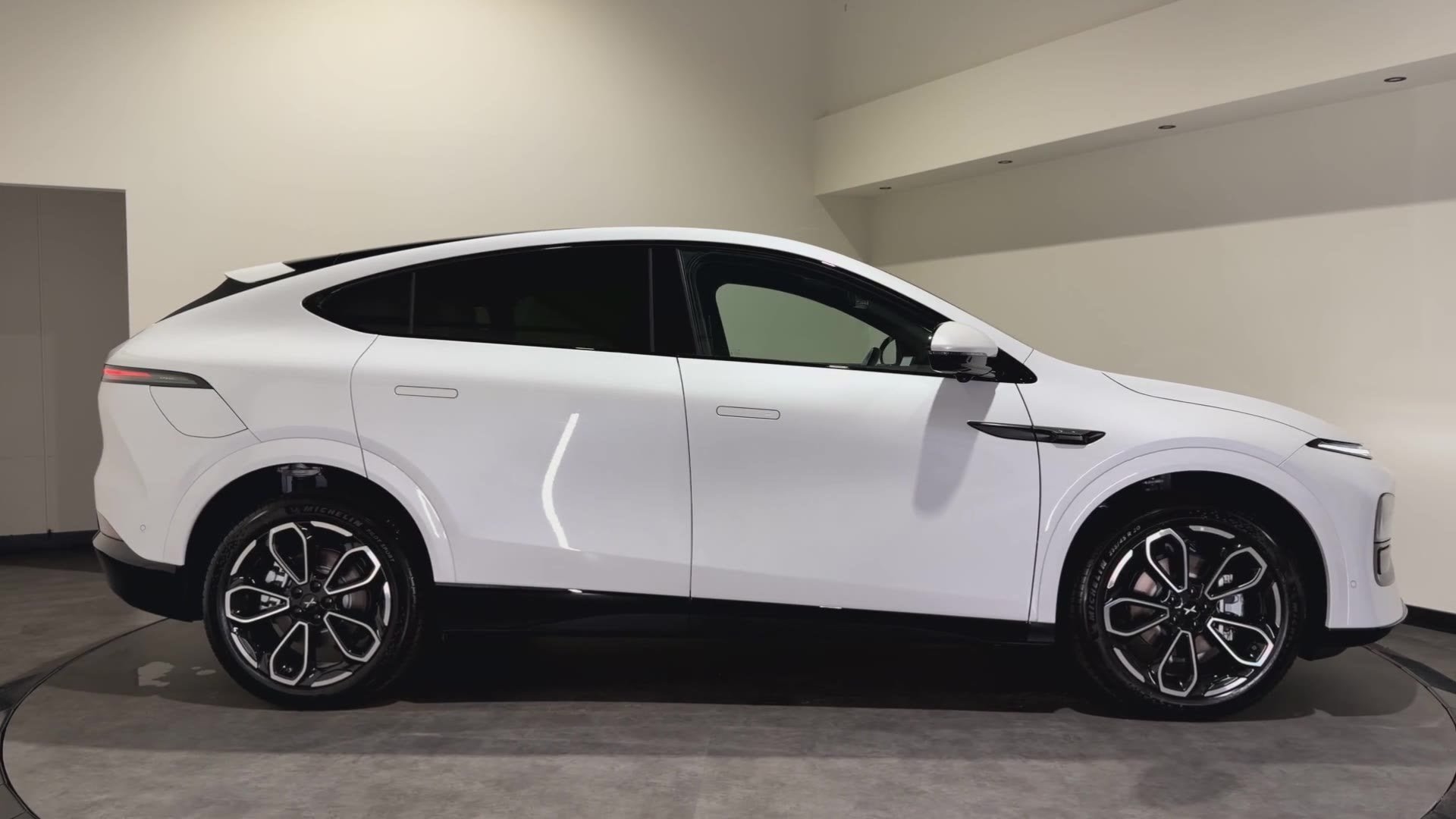 XPENG G6 RWD Long Range | Licht Interieur (bj 2026), Auto's, Automaat, 525 km, Achterwielaandrijving, Gebruikt
