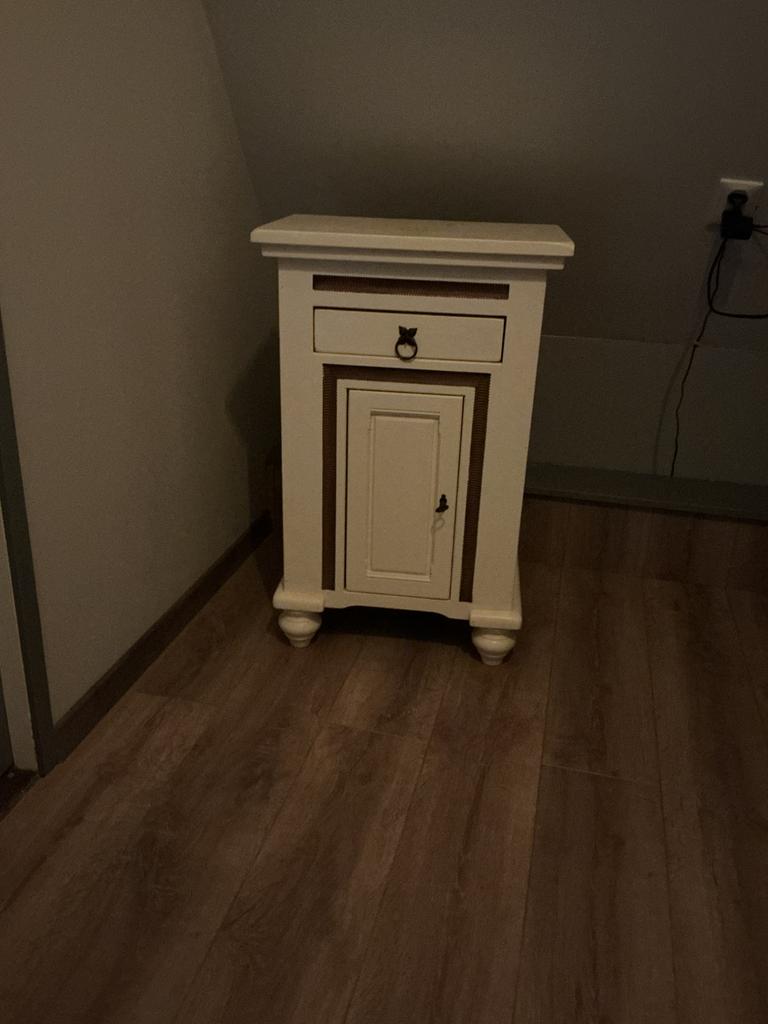Nachtkastje, Ophalen