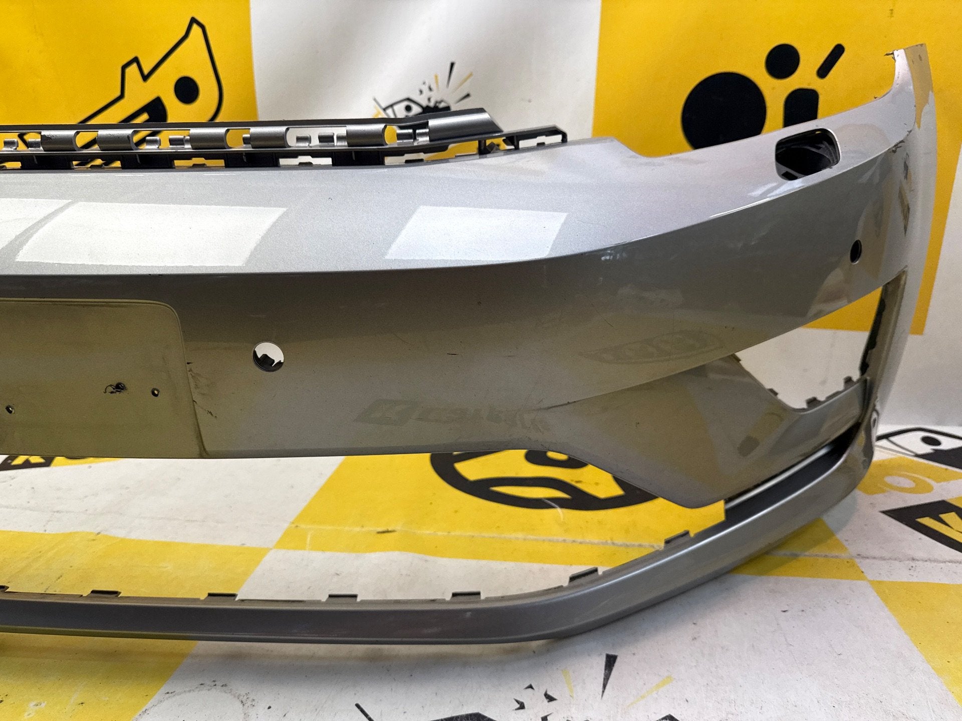 Voorbumper Volkswagen Golf Sportsvan 510807221M, Auto-onderdelen, Gebruikt, Volkswagen AG, Bumper, Berliner Ring 2
38440  Wolfsburg, DE