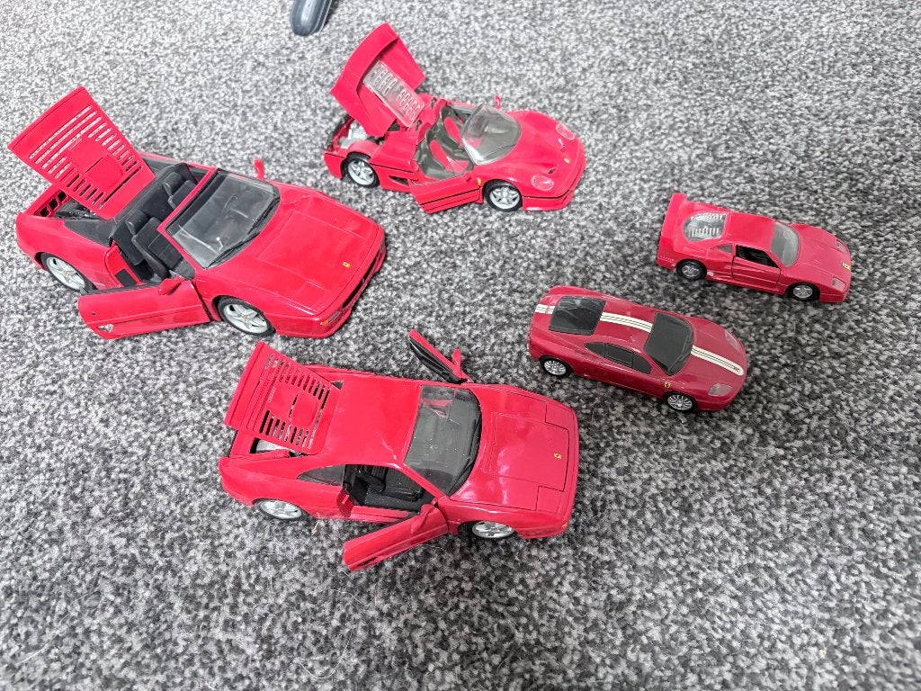 Miniatuur Ferrari 5 stuks waarvan 1/18 tot 1/43, Ophalen, Zo goed als nieuw, Auto