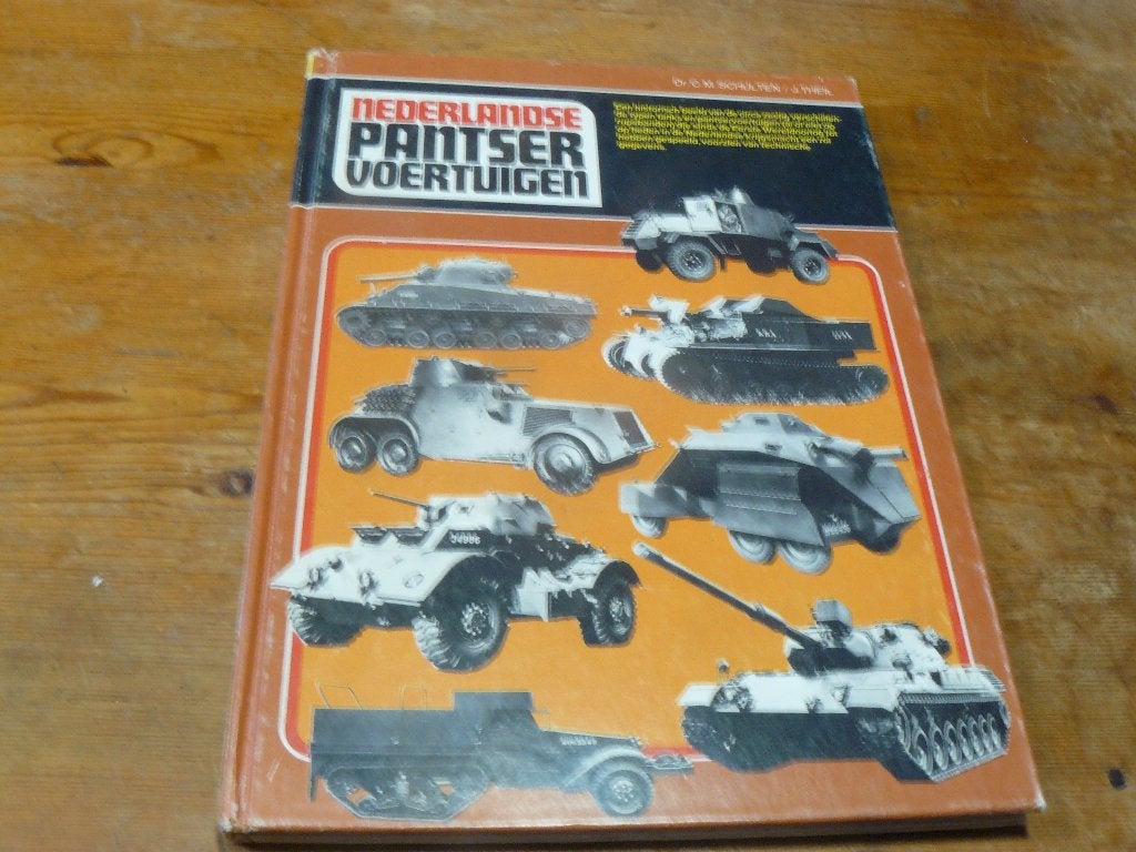 Nederlandse Pantservoertuigen (Wo1, Wo2 en verder), Ophalen of Verzenden, Landmacht, Nederland, Boek of Tijdschrift