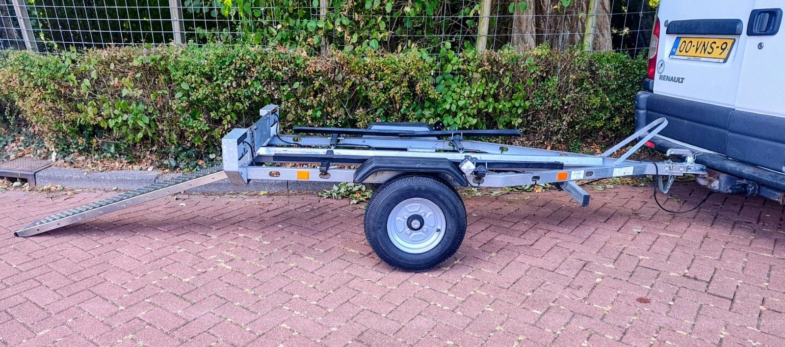Trigano motortrailer  aanhanger voor motor scooter fietsen, Caravans en Kamperen, Ophalen, Zo goed als nieuw