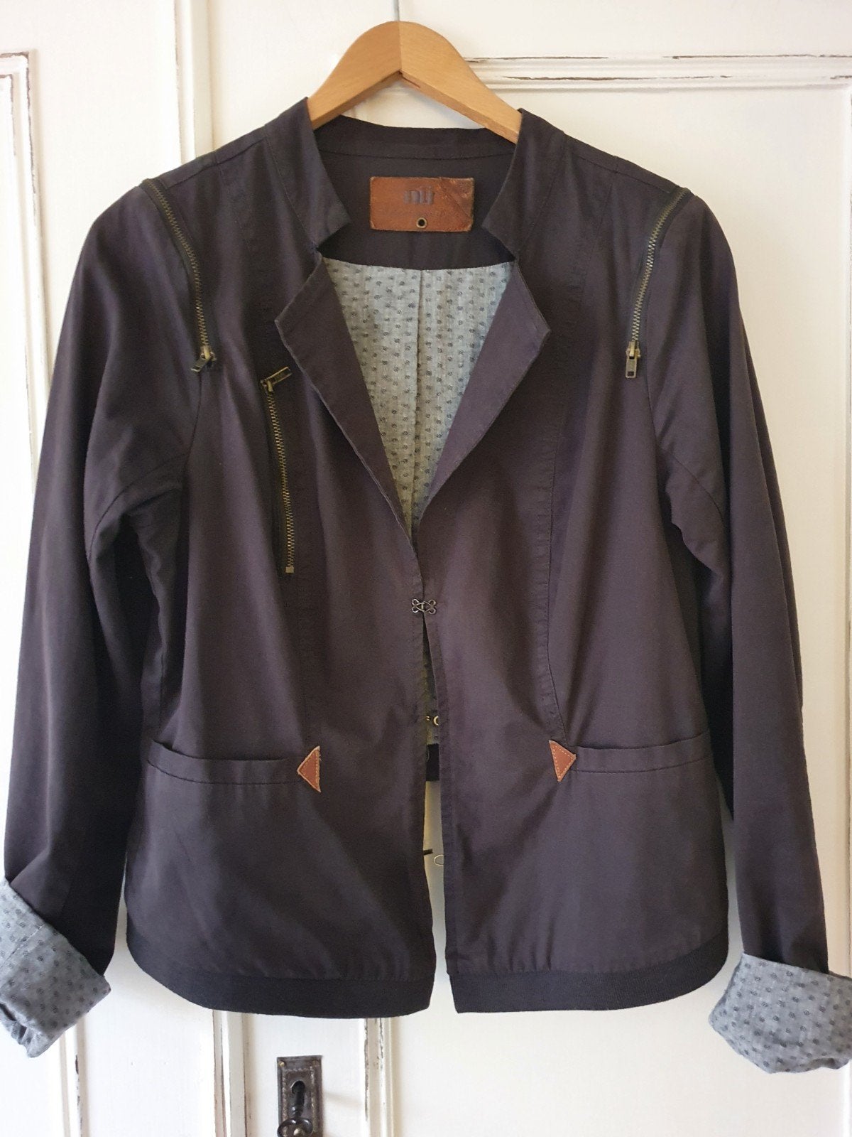Nu bystaff Stijlvol Donkerbruin Jasje met Ritsdetails, Kleding | Dames, Bruin, Nu by staff, Maat 42/44 (L), Ophalen of Verzenden