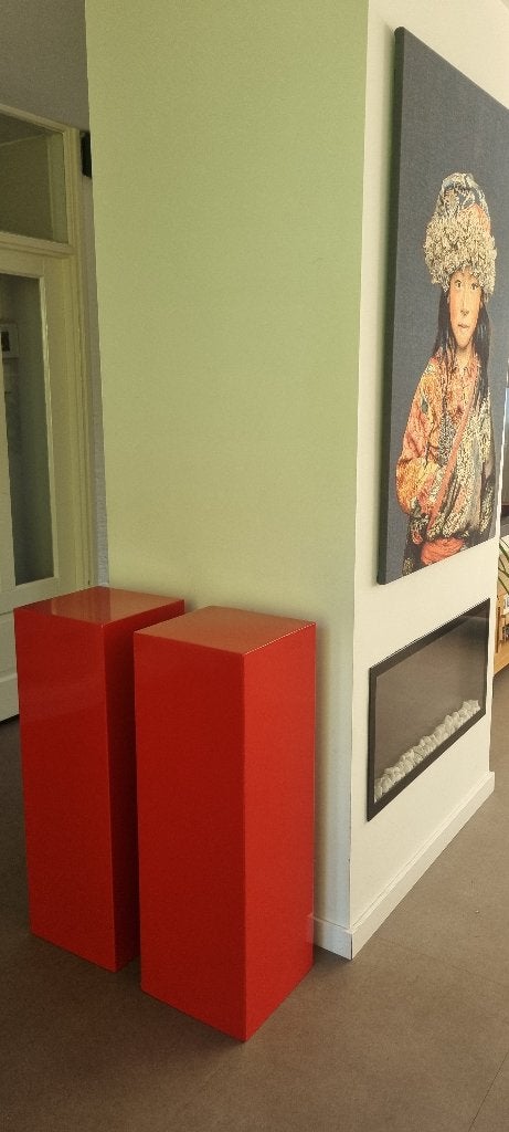 aluminium zuilen met rode poedercoating, Ophalen, Zo goed als nieuw