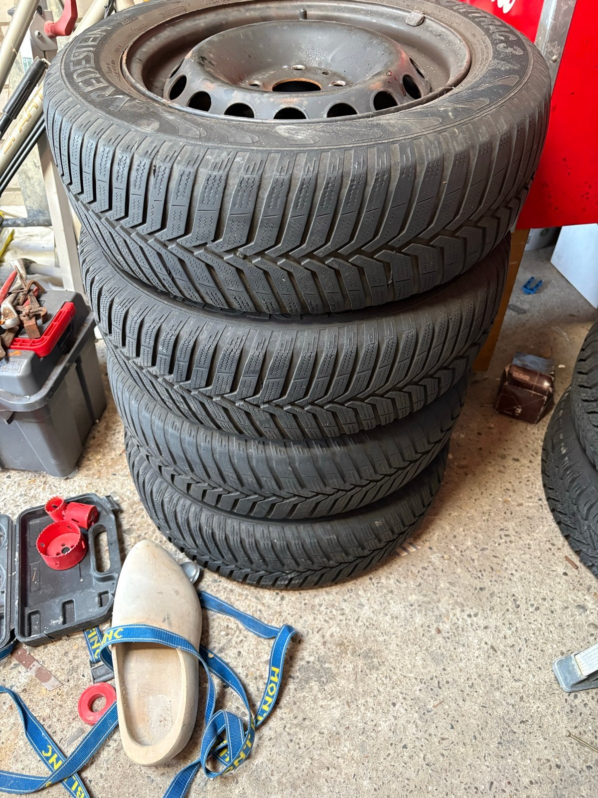 Vredestein winterbanden met stalen velgen 175/65 R14, Auto-onderdelen, Ophalen, 14 inch, Gebruikt, 175 mm