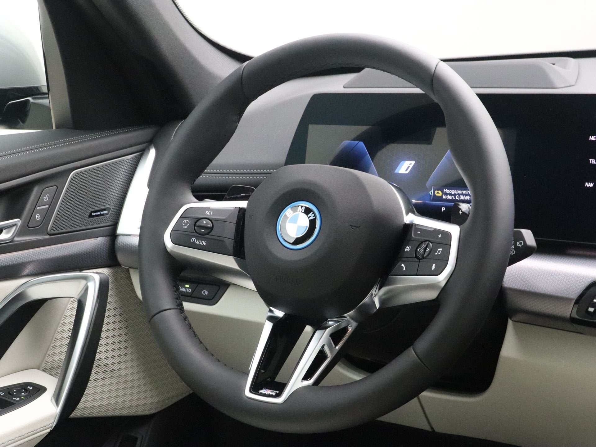 BMW X1 xDrive25e M-Sportpakket Pro Hybrid (bj 2026), Auto's, Overige brandstoffen, 245 pk, Parkeerassistent, 3 cilinders