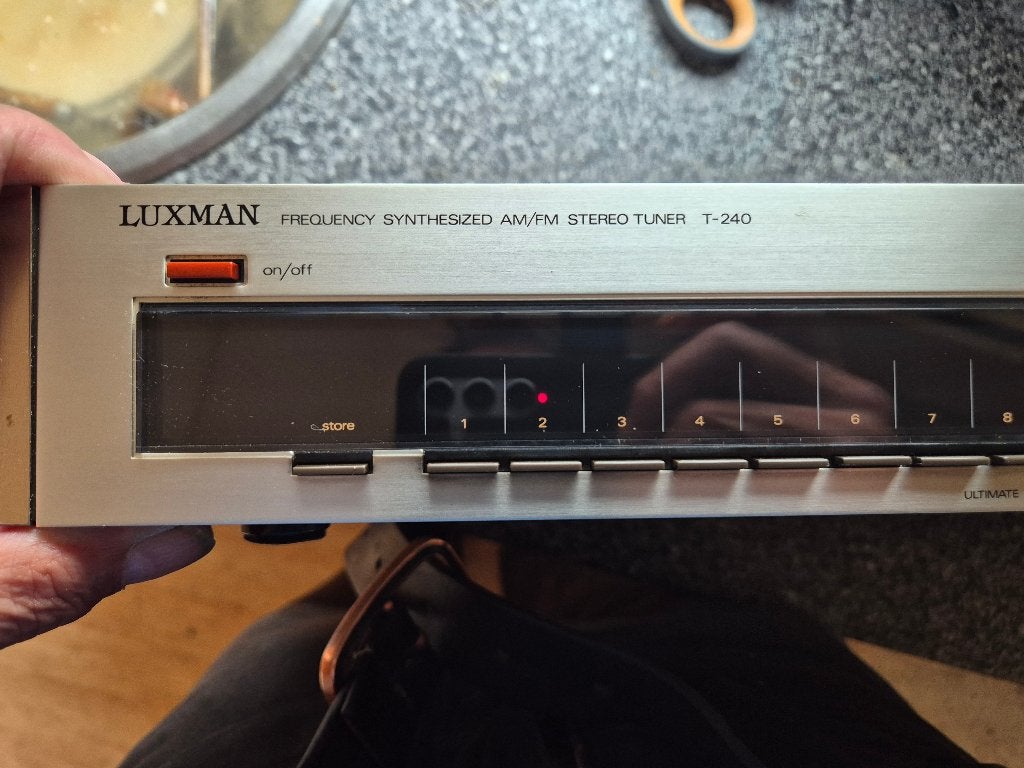 Luxman tuner T-240, Ophalen, Zo goed als nieuw