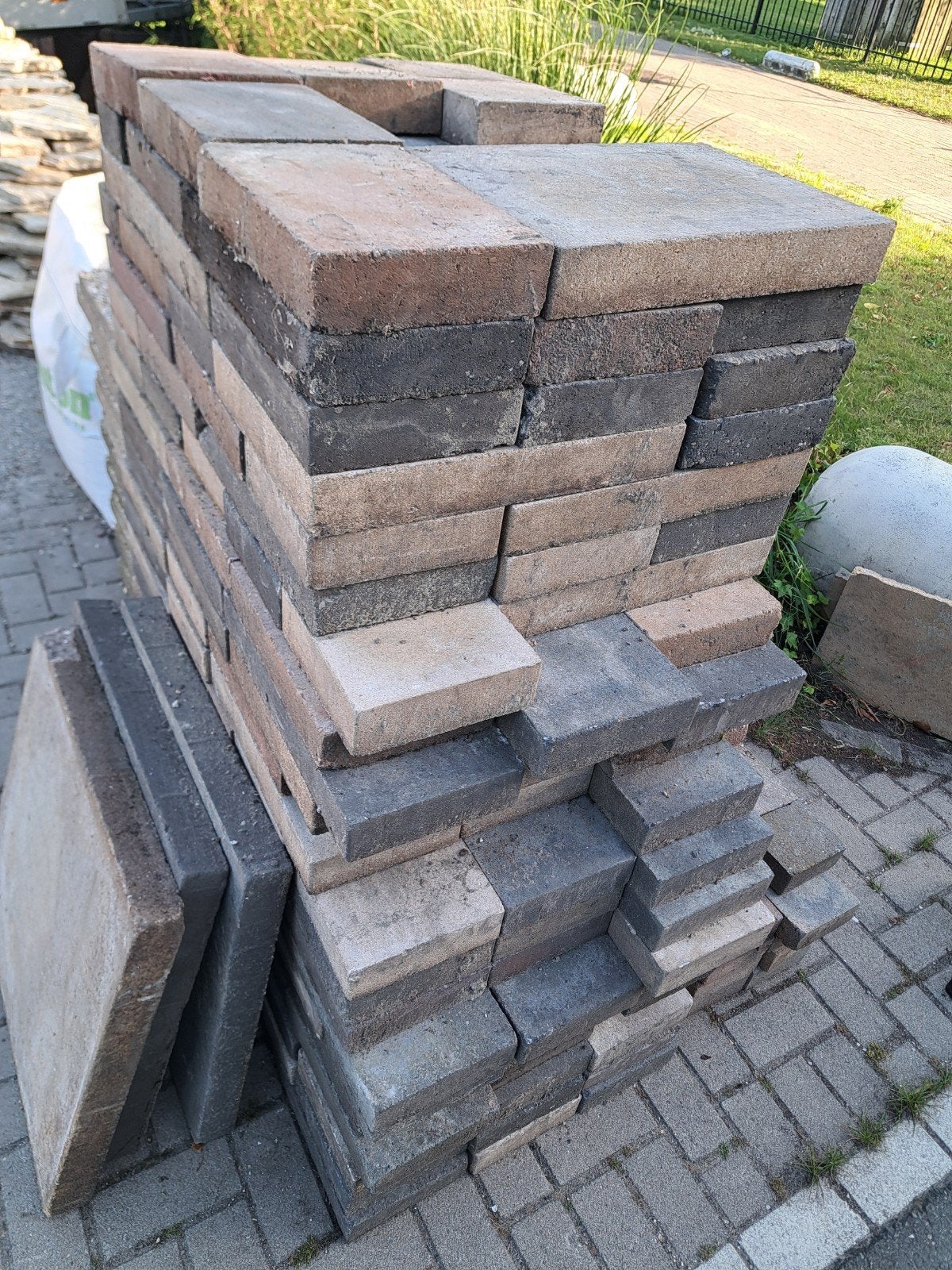 25m2 betonklinker verschillende maten voor wildverband!, Ophalen, Gebruikt, Beton, Terrastegels
