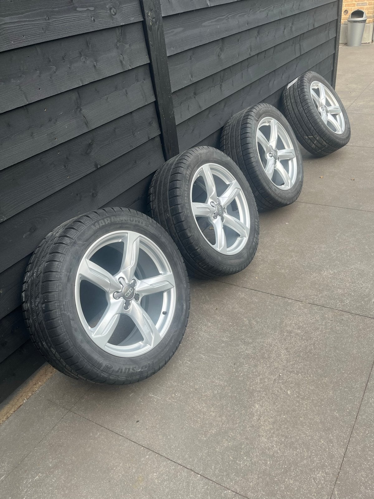 Audi Velgen met All Season Banden - 19 inch winterbanden, Auto-onderdelen, Banden en Velgen, 19 inch, Gebruikt, Banden en Velgen
