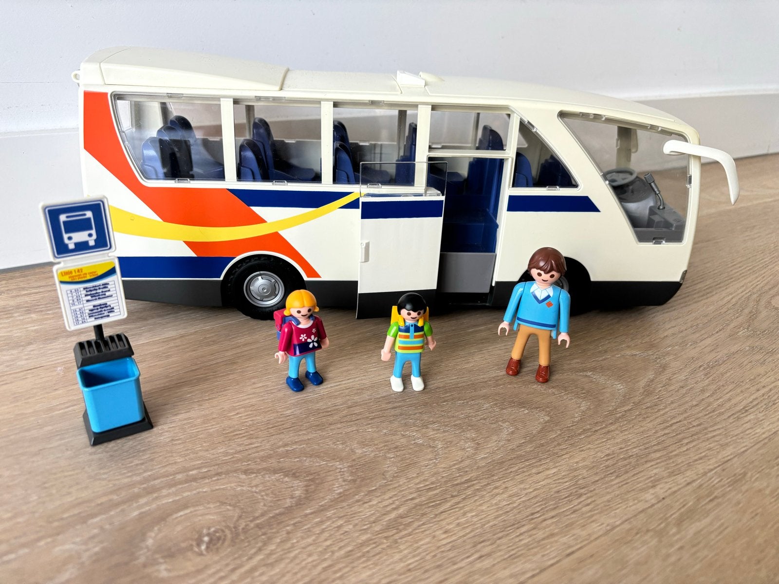 Playmobil bus met bushalte en figuren, Ophalen, Gebruikt